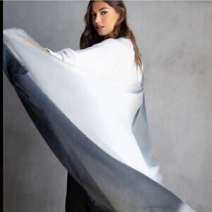 Cushnie Scarf Carly Ombre Print Scarf/Cover up  NWT PERFECT GIFT